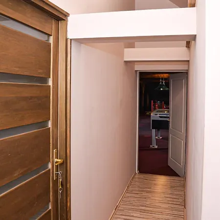 Apartment Brique Jobb Mint Othon